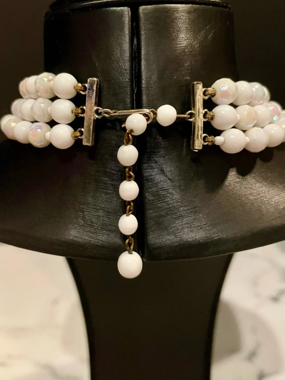 Vintage Iridescent White Milk Glass Beaded Necklace/ Matching Earrings - Picture 4 of 5